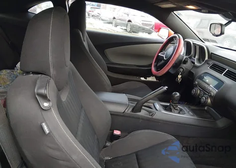 2010 Chevrolet Camaro 1Ls z USA, uszkodzony, nr VIN 2G1FE1EV0A9209857